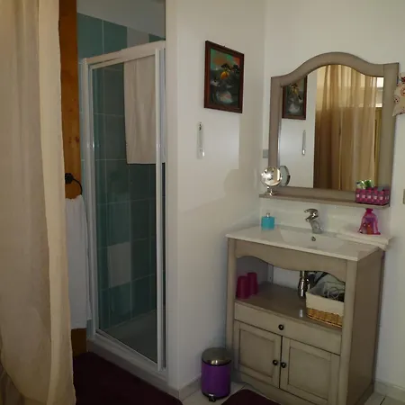 Le Verger Du Sausset Guest house